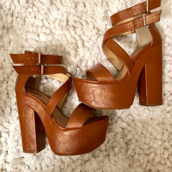 Platform heels - Picture 6 of 8